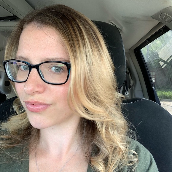 Meet your Posher, Megan - Picture 1 of 1